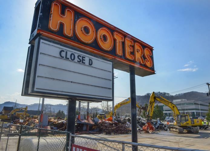 Hooters is Gone