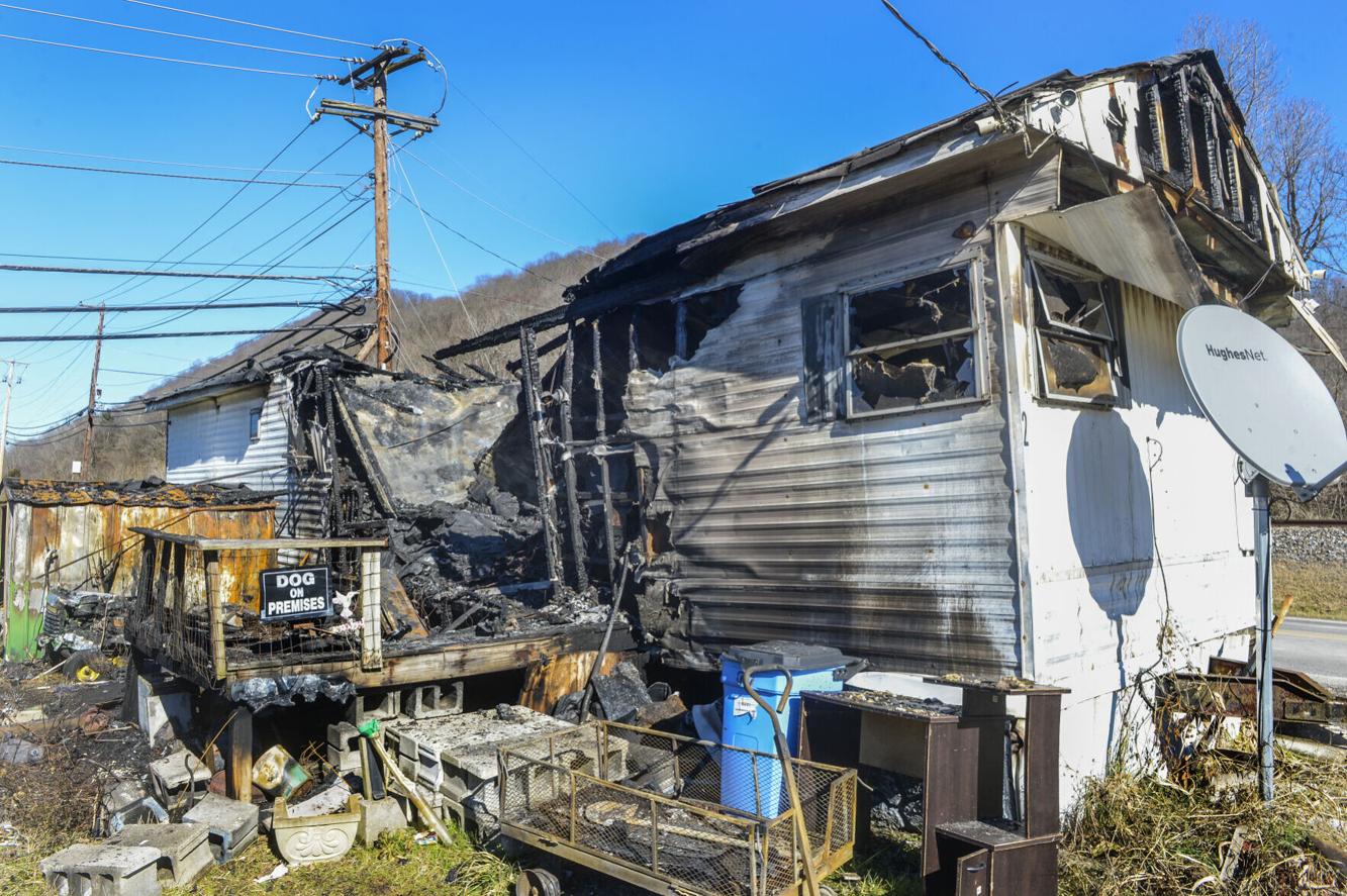 2 people, multiple dogs dead after Dupont City housefire Kanawha