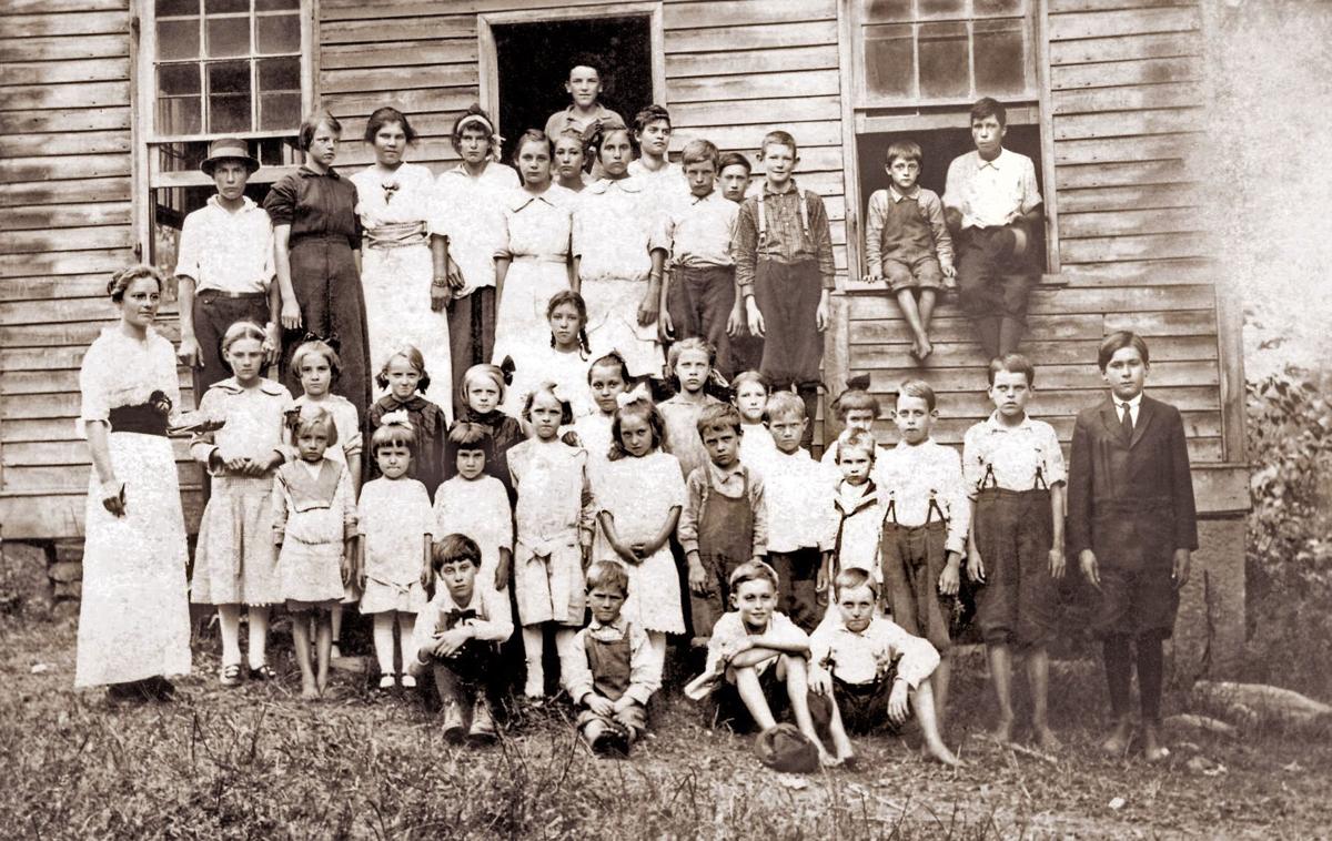 A bridge to the past New book presents vintage pictorial history of