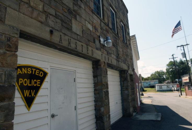 Ansted hires retired WV trooper after police force quits Cops