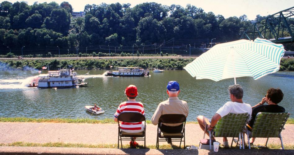 Rollicking on the river: Once upon a time, Sternwheel Regatta filled end of  summer with boats, floats and beer, Daily Mail Features