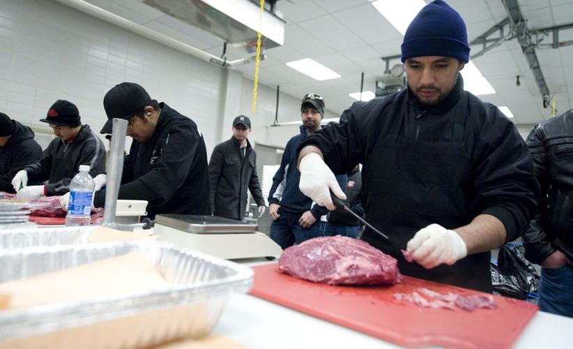 Texas Roadhouse meat cutters come to South Charleston for contest