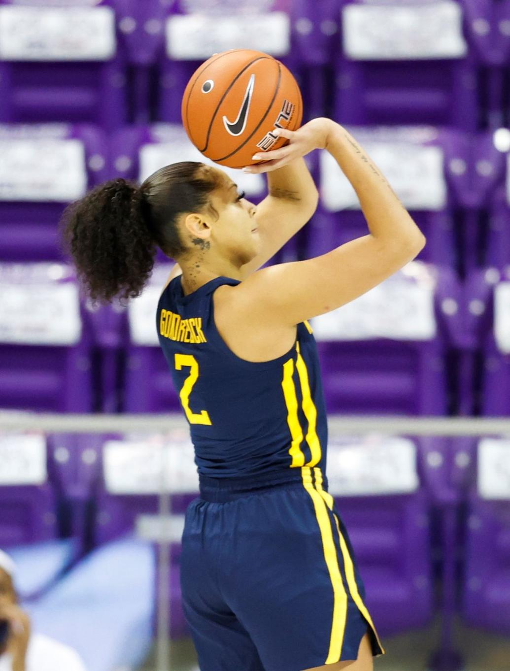 WVU women's basketball Gondrezick pours in 30 as Mountaineers win 8th