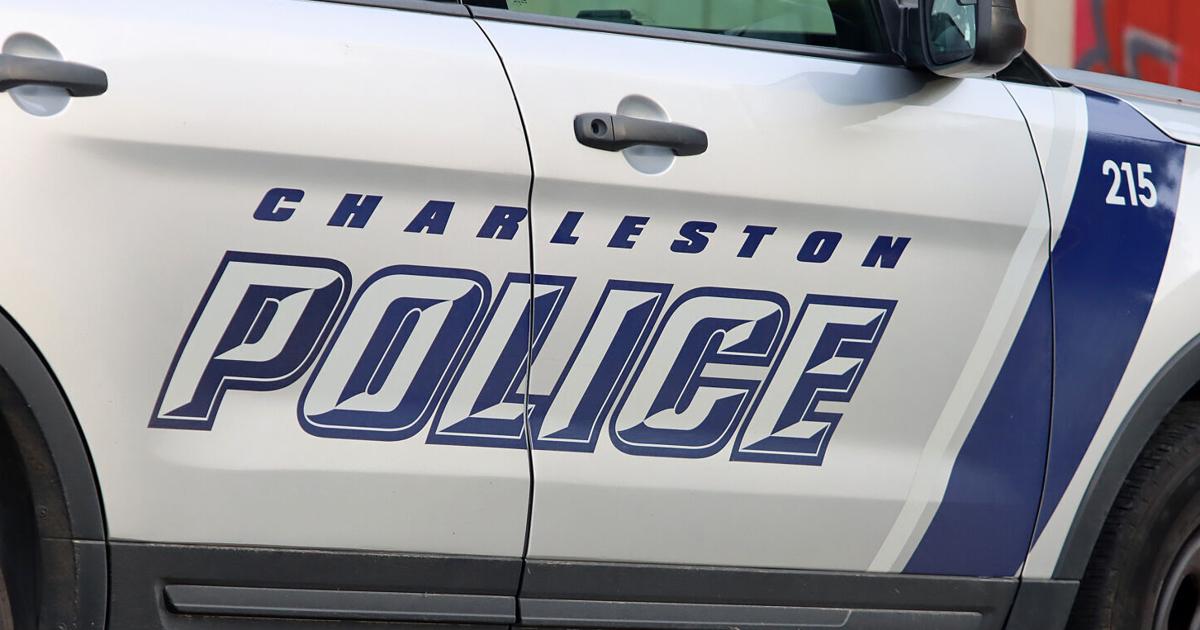 Die Polizei von Charleston richtet am Donnerstag in South Hills eine ...