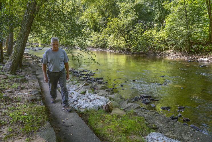 Year after toxic spill, Paint Creek residents still searching for
