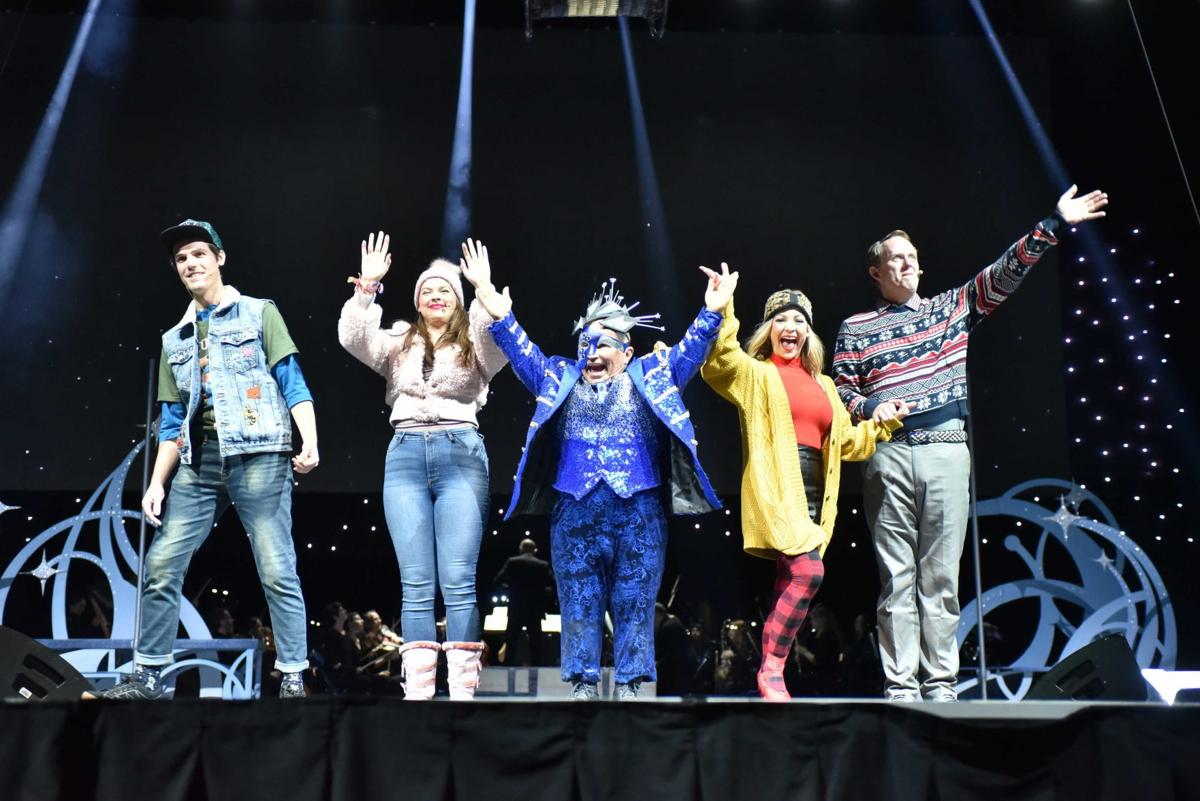 Cirque Musica Holiday Wishes Brings The Chills And Thrills Arts Entertainment Wvgazettemail Com