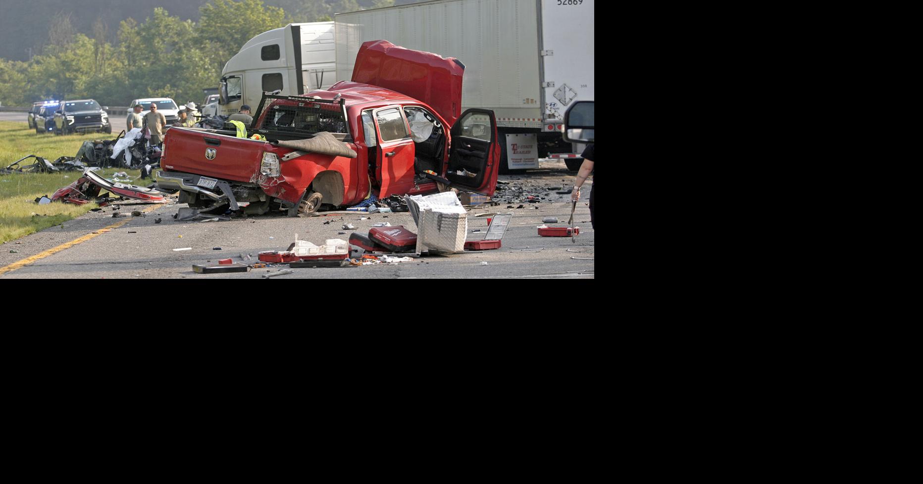 3 dead in multi-vehicle crash on Interstate 77 in Jackson County, north of Sissonville