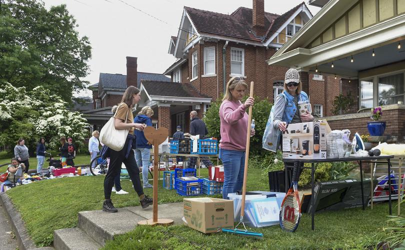 East End Yard Sale in Charleston brings out bargain hunters Galleries