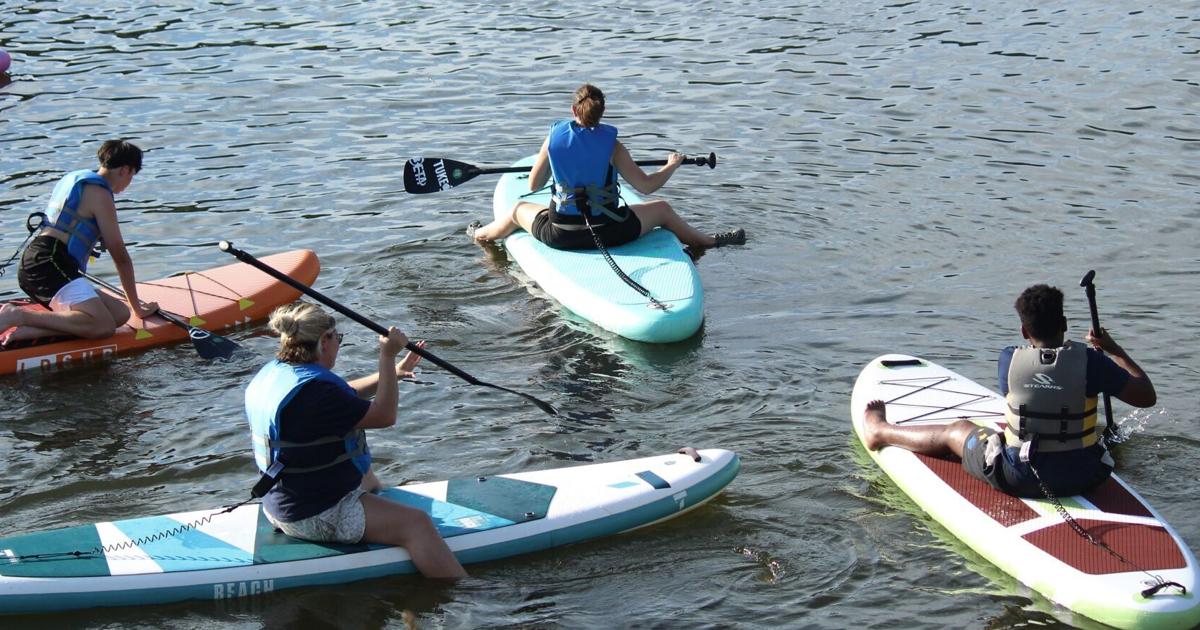 Einwohner und Besucher von Putnam County strömen zum Winfield Watersports ...