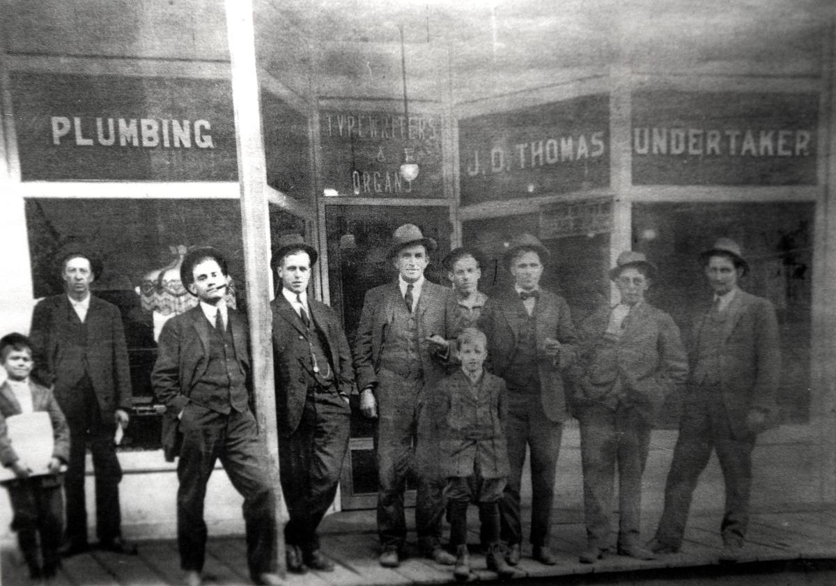 Vintage West Virginia Clendenin Life & Arts