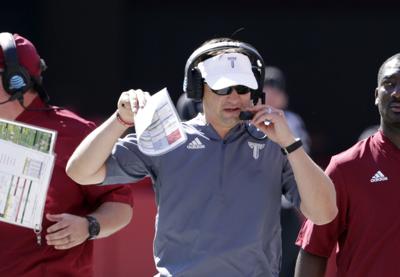 Wvu Signs New Football Coach Neal Brown To Six Year 19 05