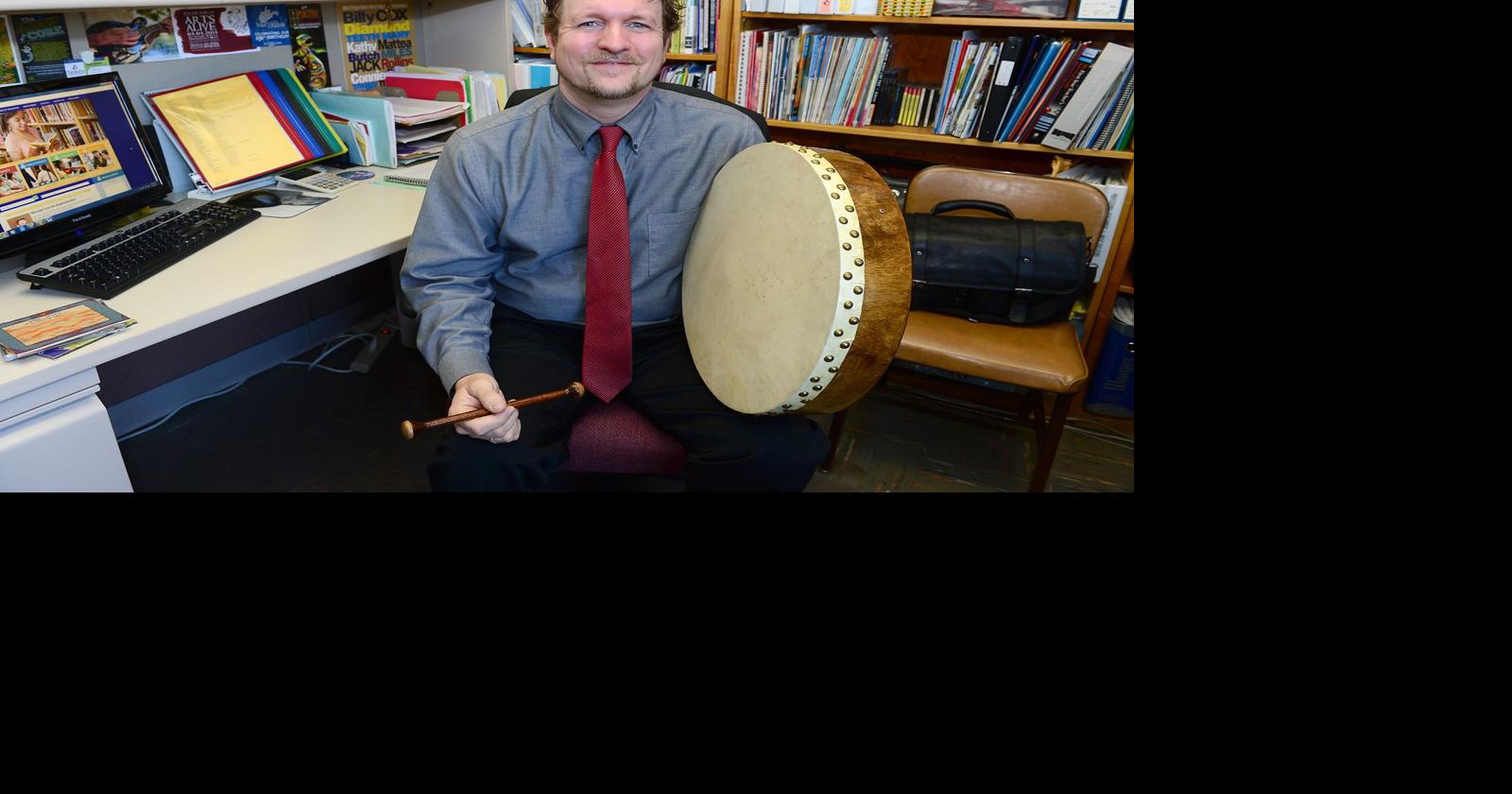 Musician/singer finds harmony in school arts post | Life & Arts ...