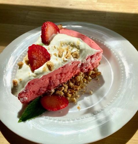 Strawberry Pretzel Pie