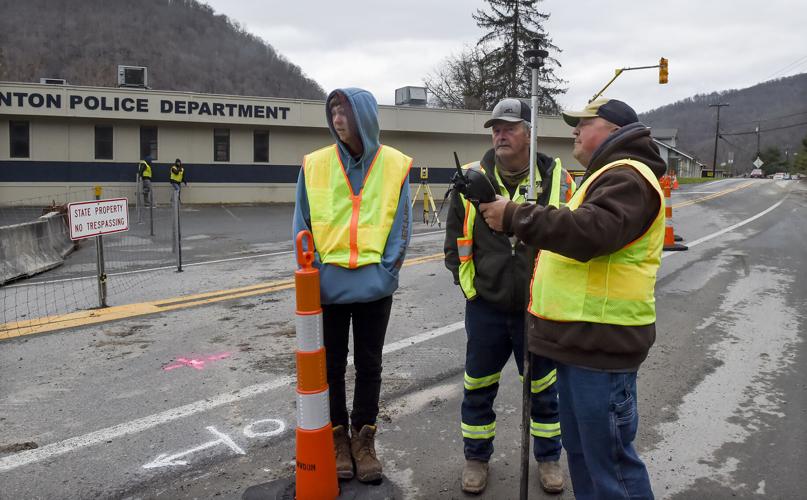 Photos Hinton sinkhole Galleries