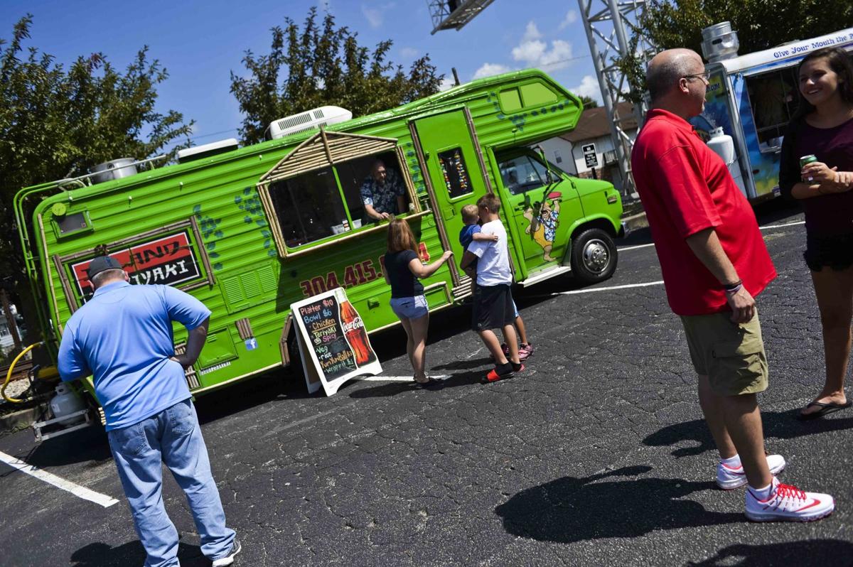 Food Truck Friday Drives Lunch Crowds To Hurricane S Main Street Life Arts Wvgazettemail Com
