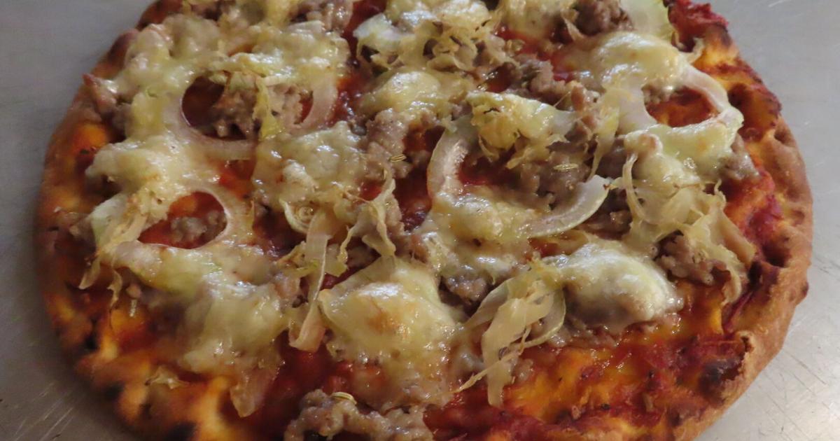 Farmer's Table: Bratwurst Pizza