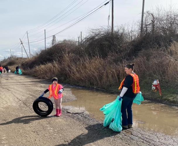 Volunteers take part in St. Albans cleanup project Metro Kanawha