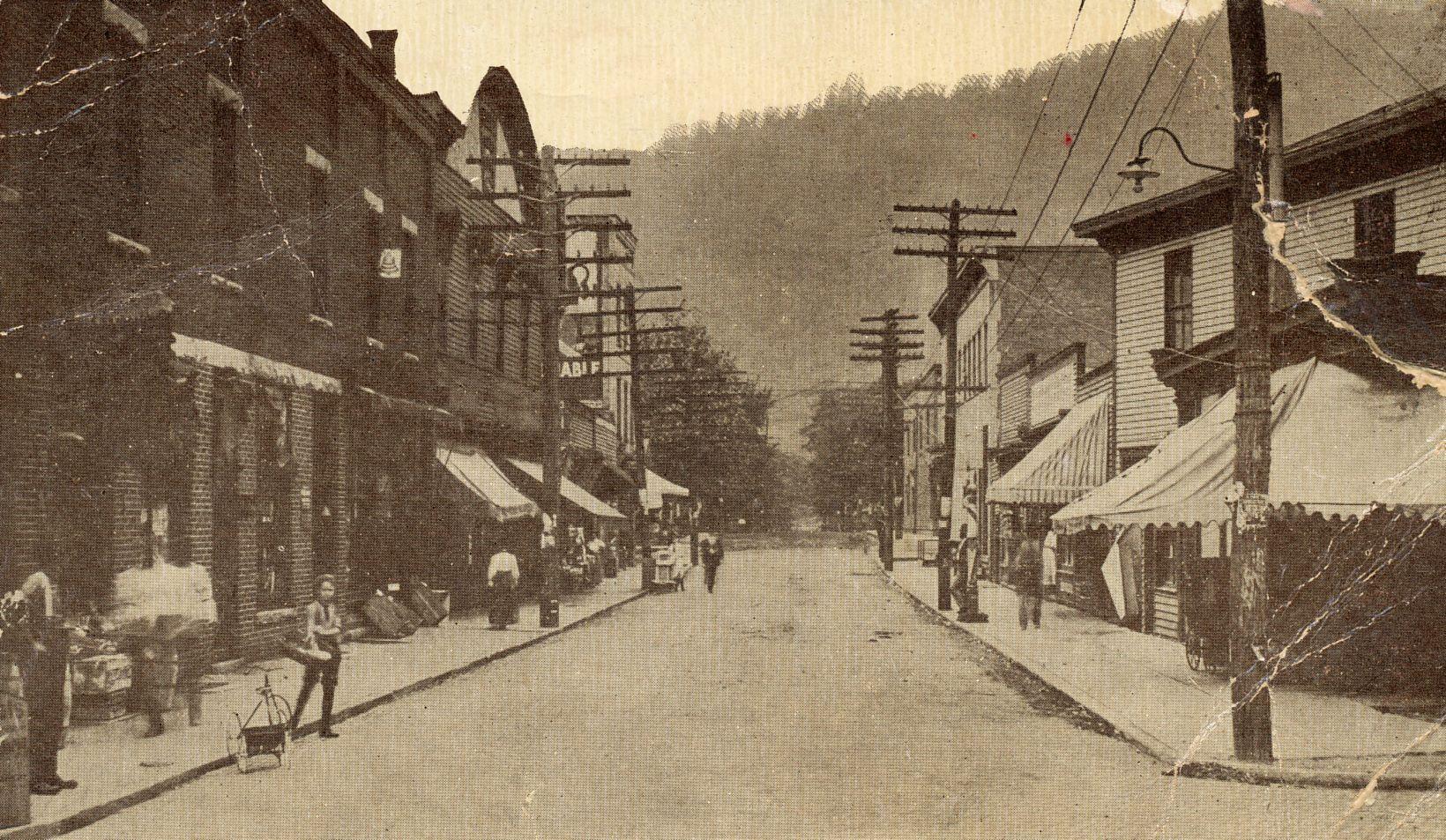 Vintage West Virginia Montgomery Life & Arts