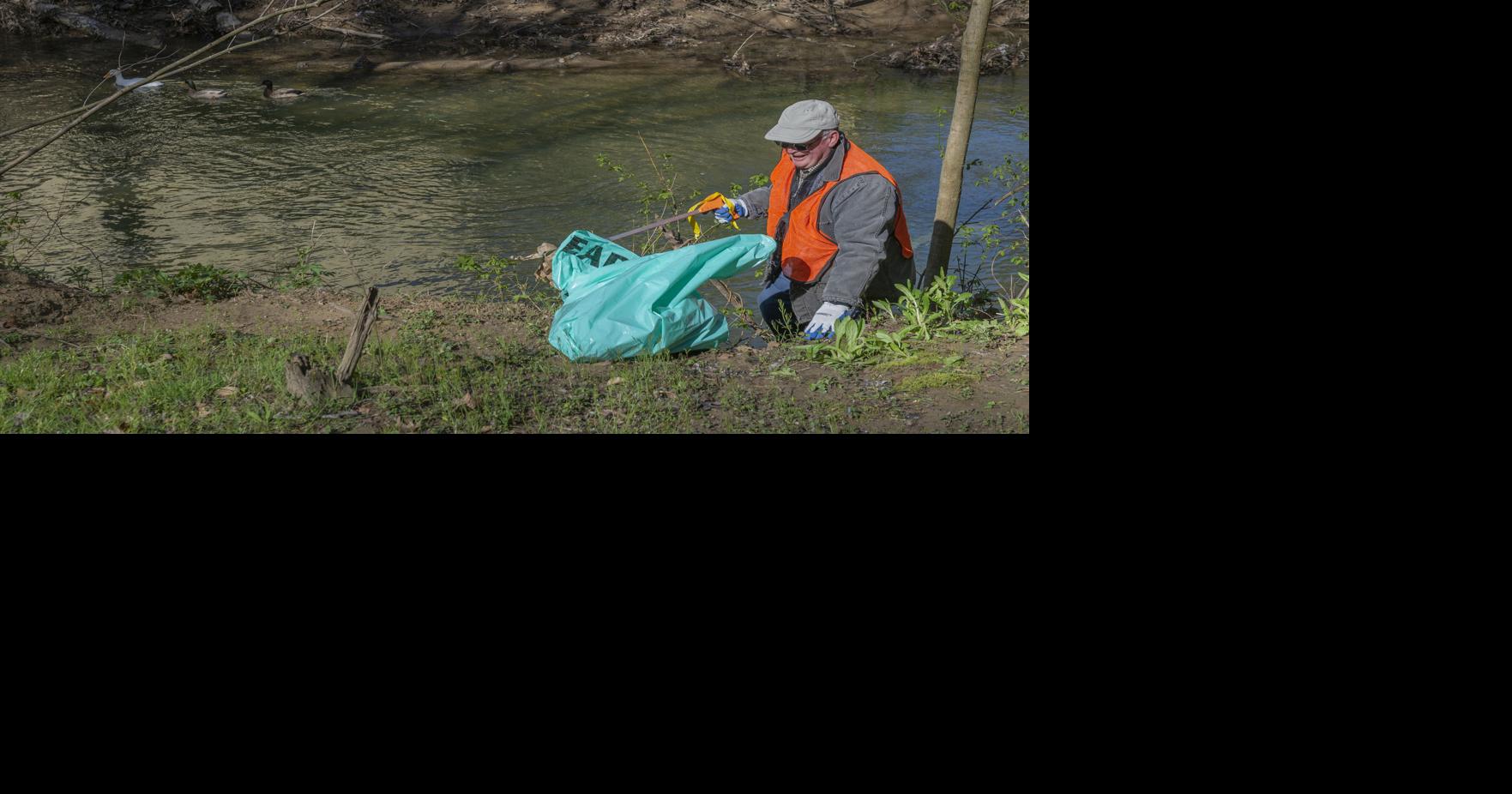 PHOTOS Volunteers clean up Davis Creek Kanawha County
