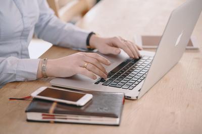 4 Best AI Story Writers for Short Stories: Tools That Beat the 'ChatGPT Voice'