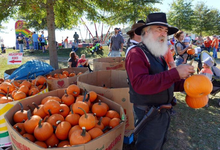Photos Pumpkin fans squash into Milton’s WV Pumpkin Festival Life