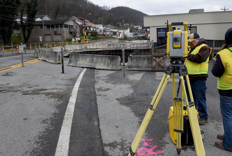 Photos Hinton sinkhole Galleries