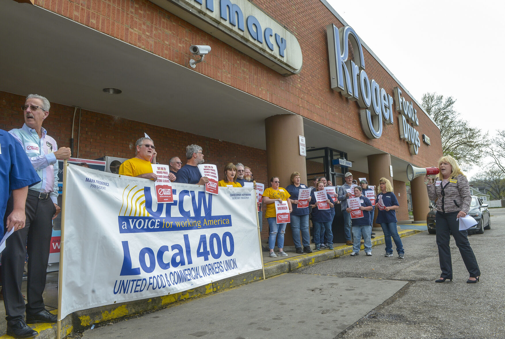 Proposed Merger With Albertson's Protested At Charleston Kroger | News ...