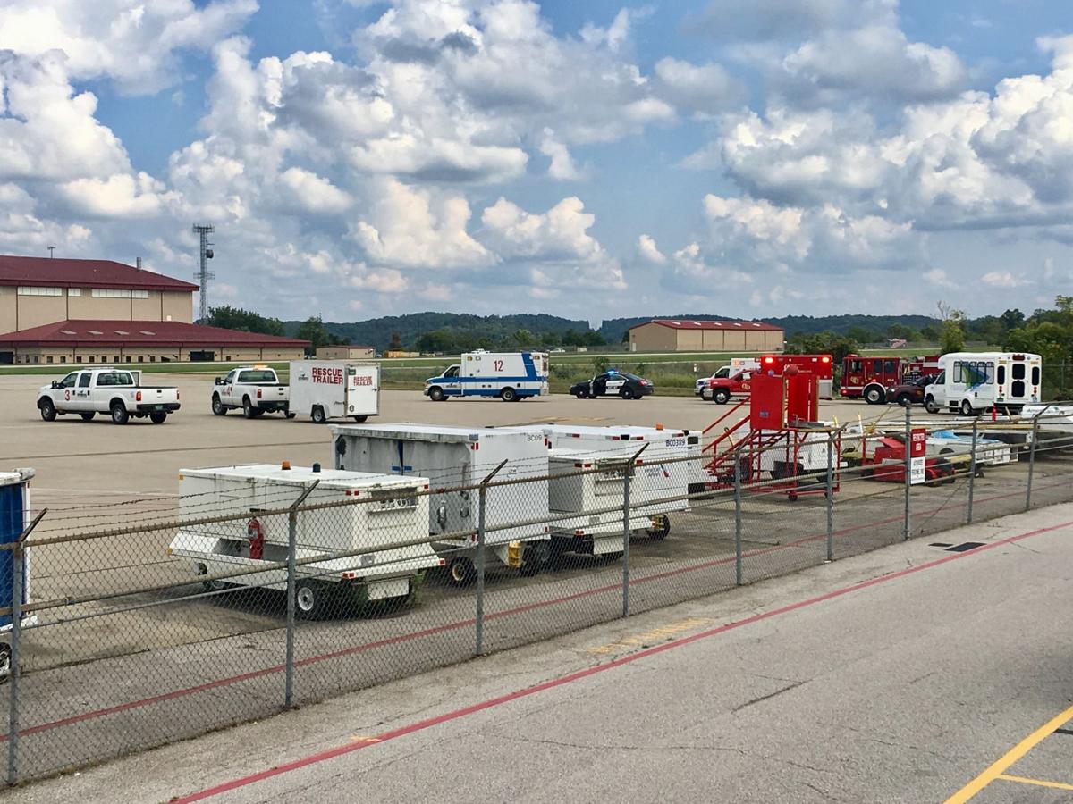 Malfunctioning Aircraft Lands Safely At Yeager Airport News Wvgazettemail Com