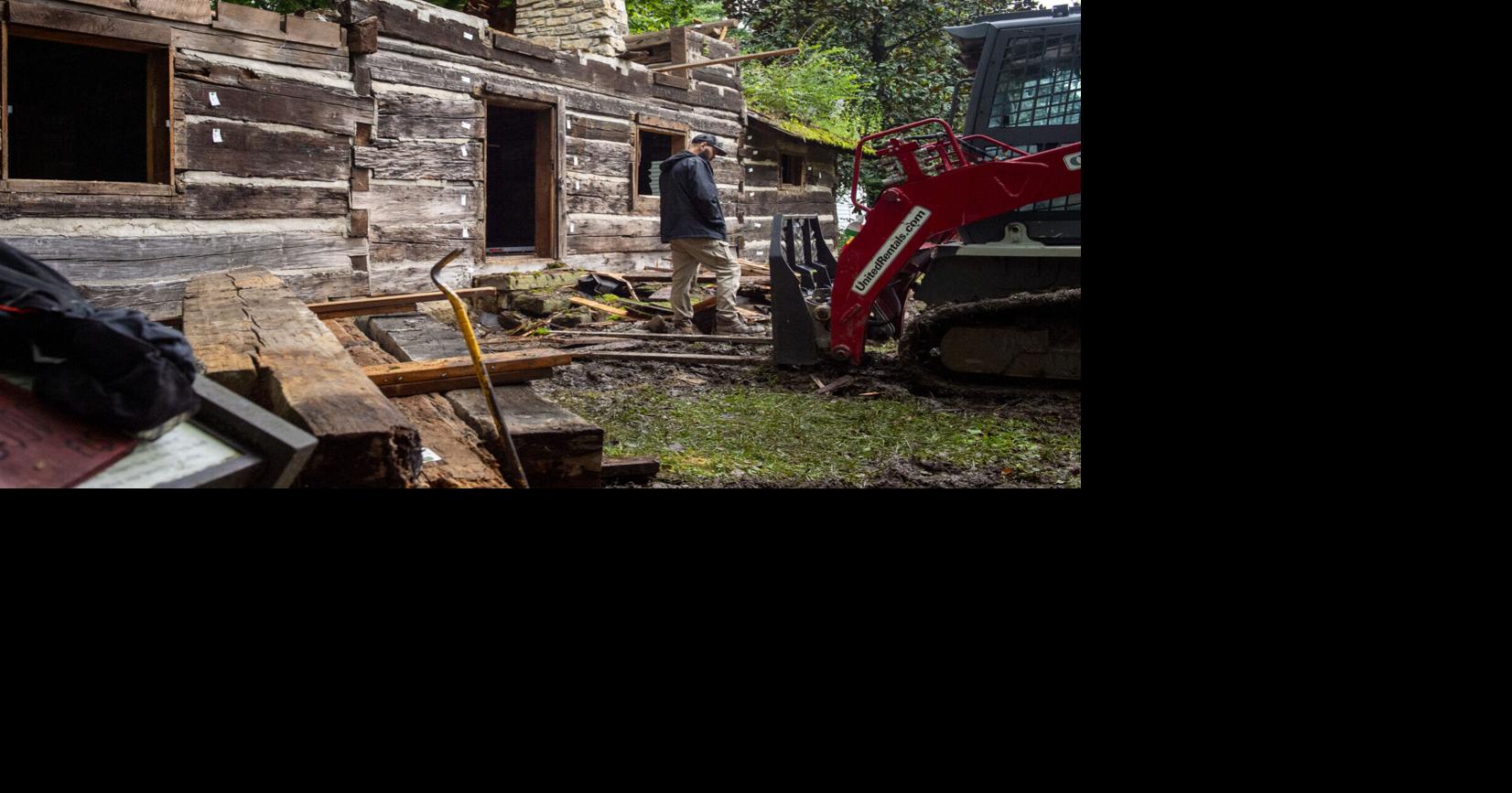 Barnwood Builders crew tackles move, re-assembly of Charleston's oldest building