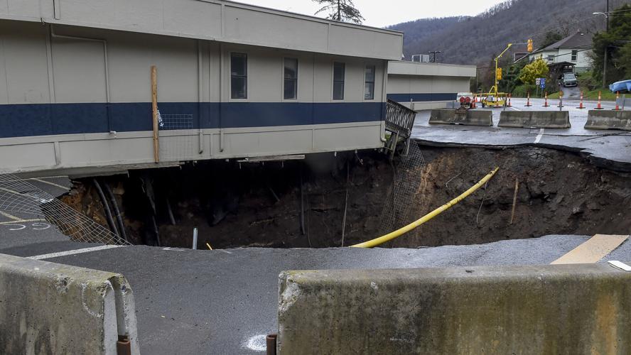 Photos Hinton sinkhole Galleries