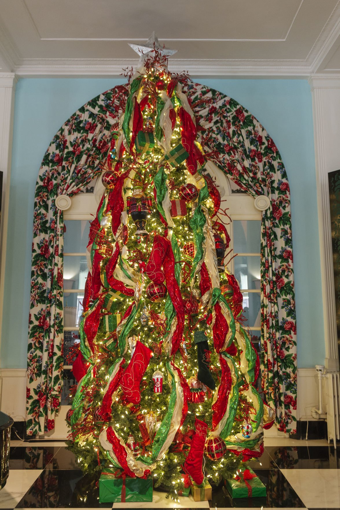 Hotel For The Holidays Christmas At The Greenbrier A Relatively New Tradition Life Wvgazettemail Com