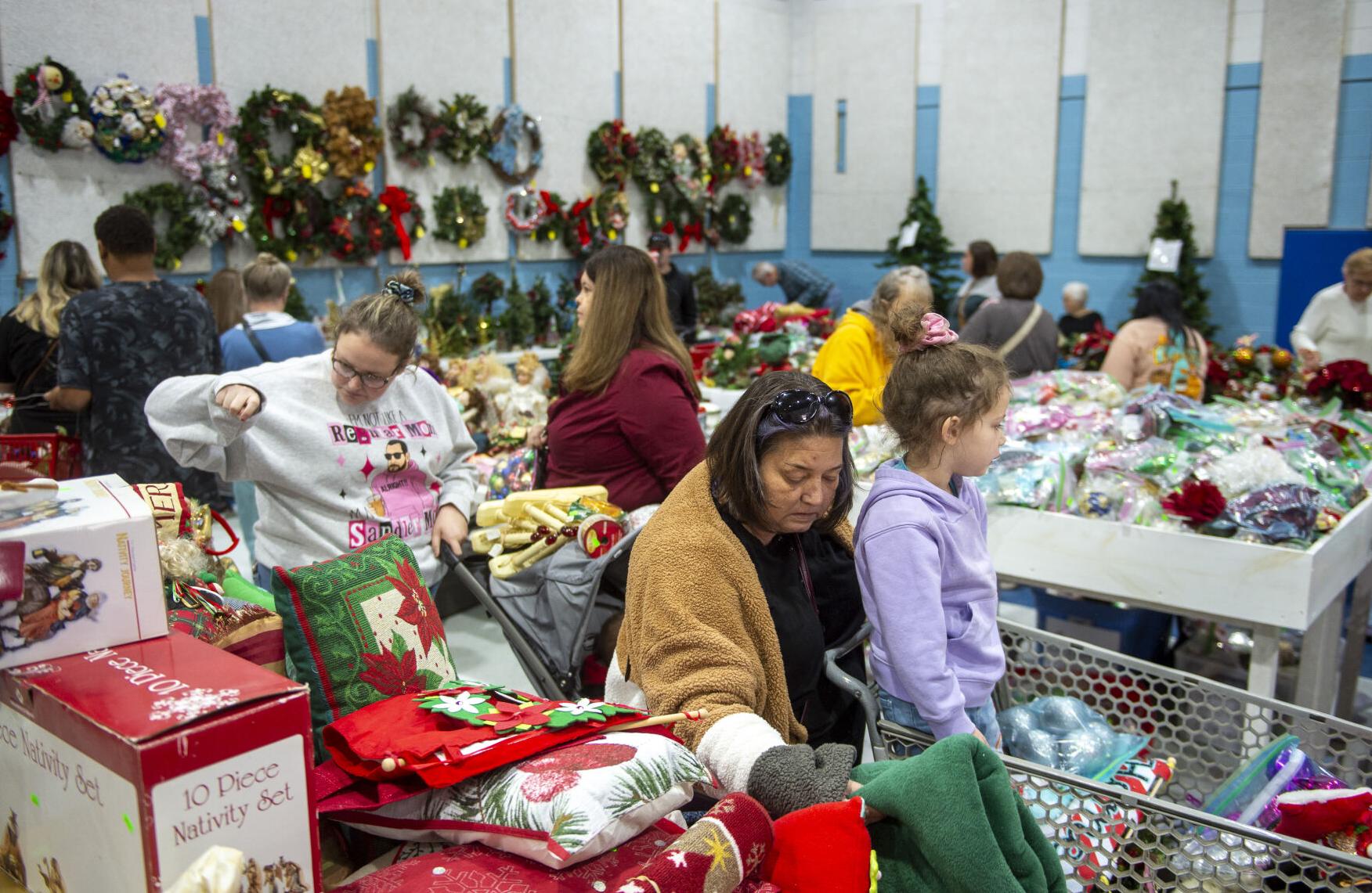 20251106-Mountain Mission Christmas sale_ 005.JPG