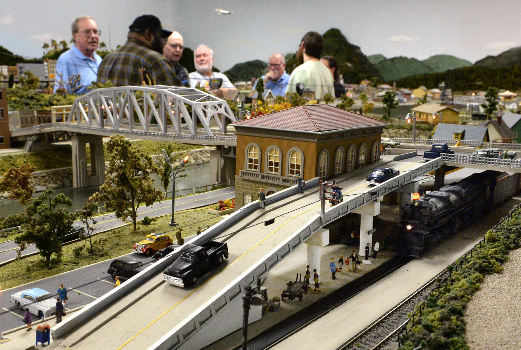 best place to buy model trains