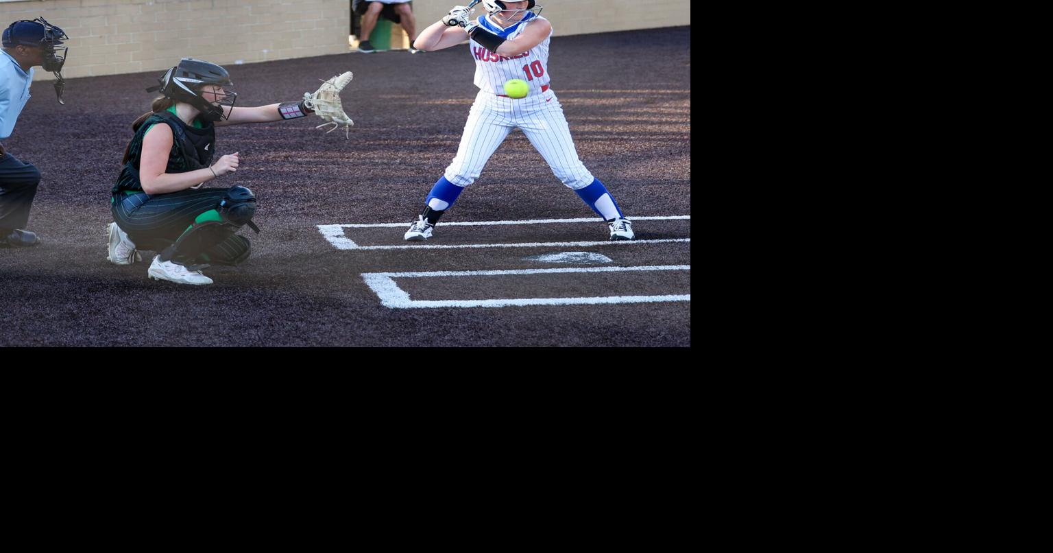 Prep softball: Huskies, Generals take top seeds in region tournaments