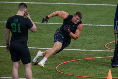 University Of Charleston S John Cominsky Grows Into Nfl Draft