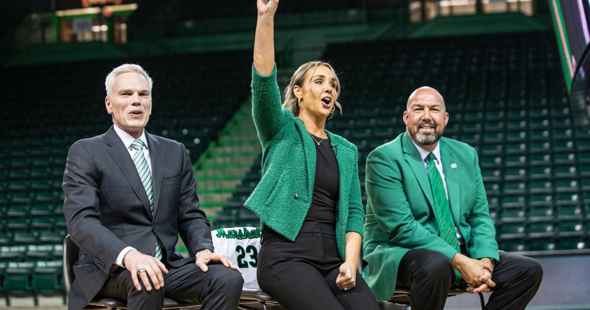 Hiring, homes and honeymooning: Stephens-Caldwell keeps hectic pace | Sports | wvgazettemail.com