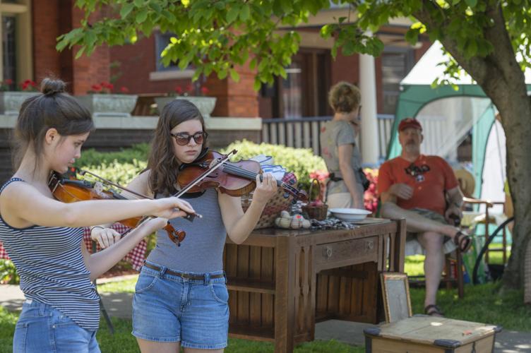 28th annual East End Yard Sale draws big crowd under the sun Kanawha