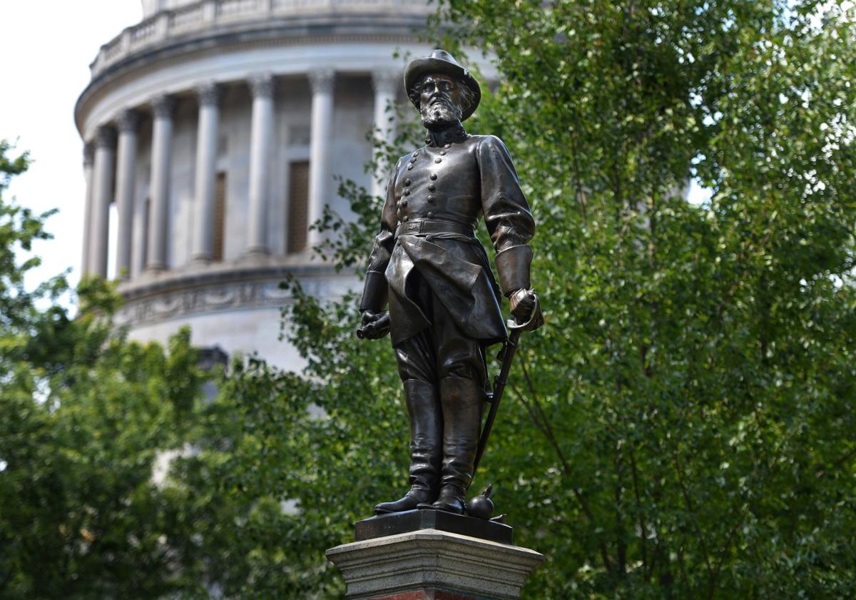 Charleston’s Civil War soldier statues erected with private funds