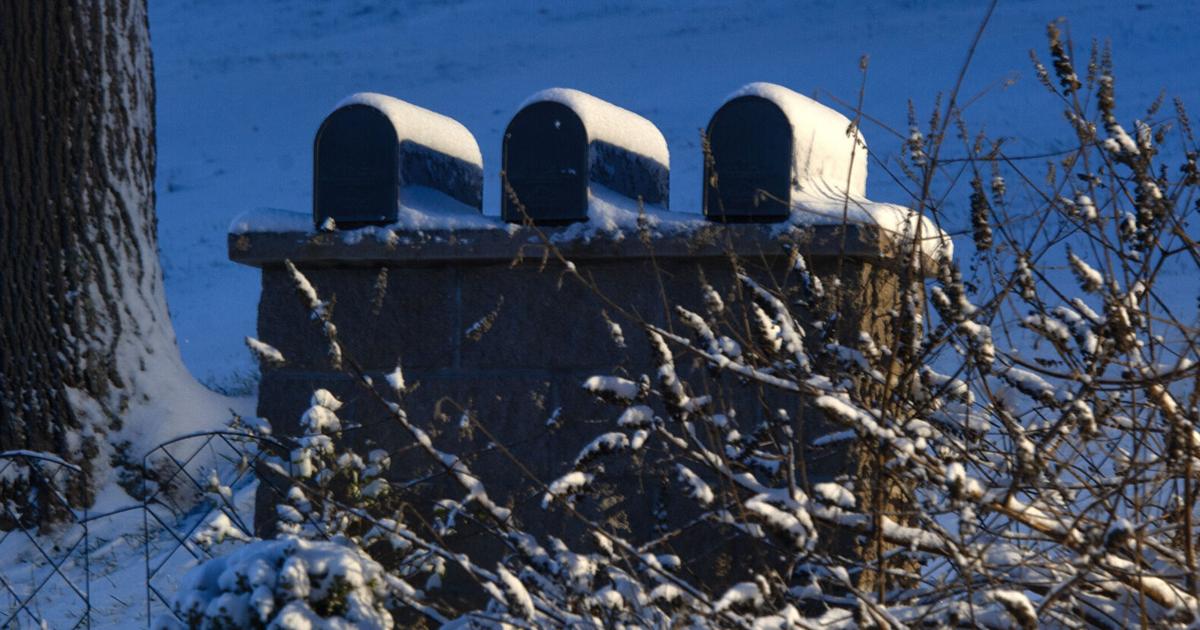 Snow totals for Charleston area; frigid temps hang around through Tuesday