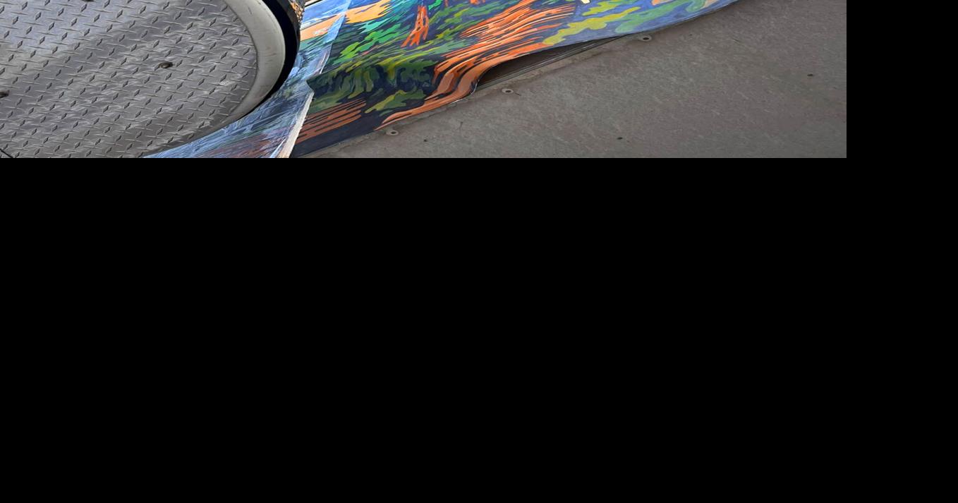 HHHS art students create Clendenin mural