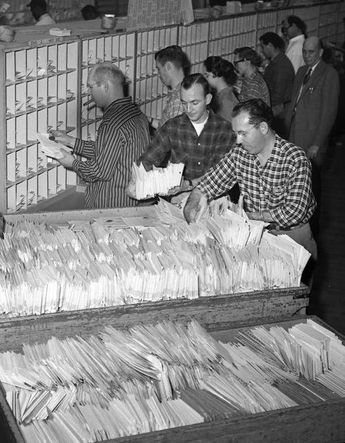 Vintage West Virginia: Holiday mail at the post office