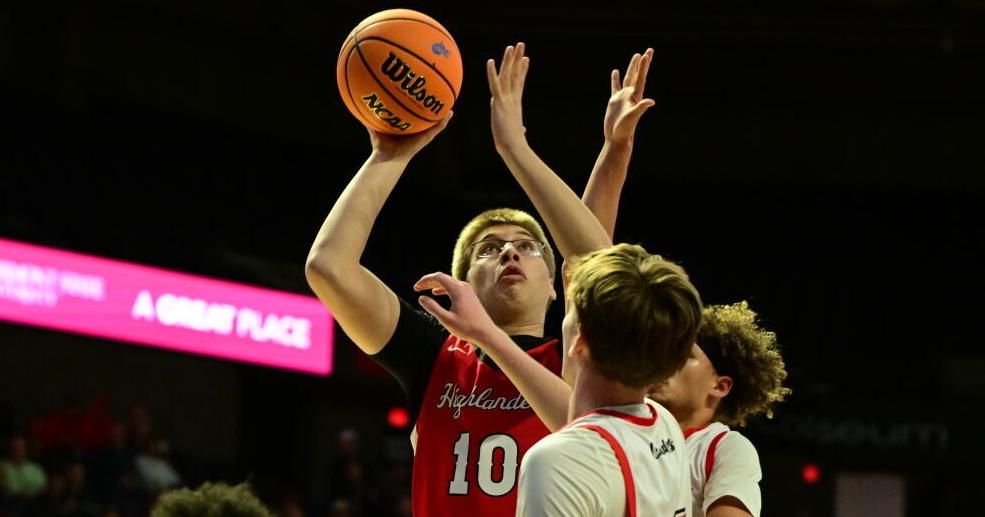 Prep boys state basketball roundup: Panthers, Crusaders, Mountain Lions win close