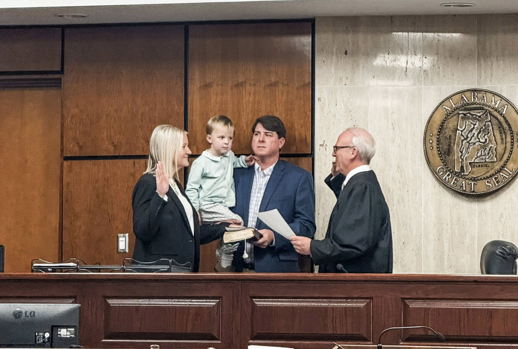 New Tuscaloosa County circuit court judge sworn in Tuesday | News ...