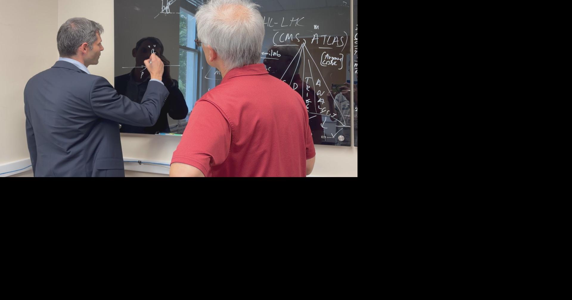 Experimental physics meeting theoretical AI use