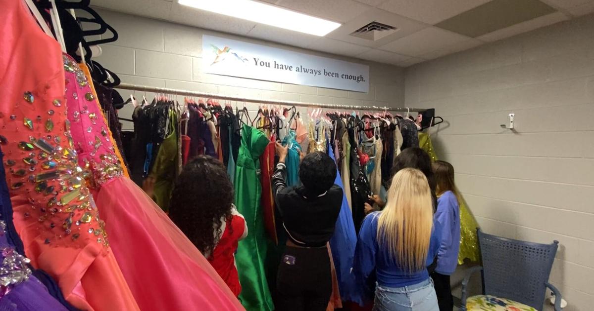 Spirit of Alabama: Finding the Perfect Prom Dress at Holt Studio 26 | Local News | wvua23.com Spirit of Alabama: Finding the Perfect Prom Dress at Holt Studio 26 | Local News | wvua23.com