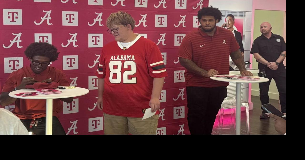 Alabama's Proctor, Bernard take part in autograph event at T-Mobile ...