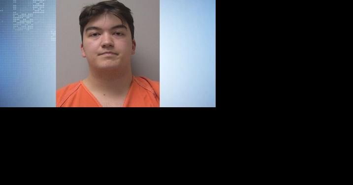 Police: Wausau middle school teacher arrested after bringing drugs on school property - Vimarsana News