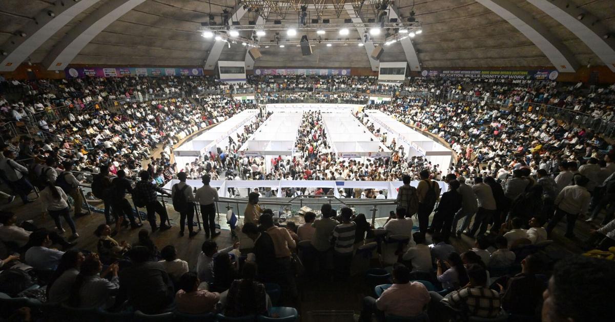 भारत की जेन जेड ने तुच्छ कॉकरोच को अवज्ञा के प्रतीक में बदल दिया है