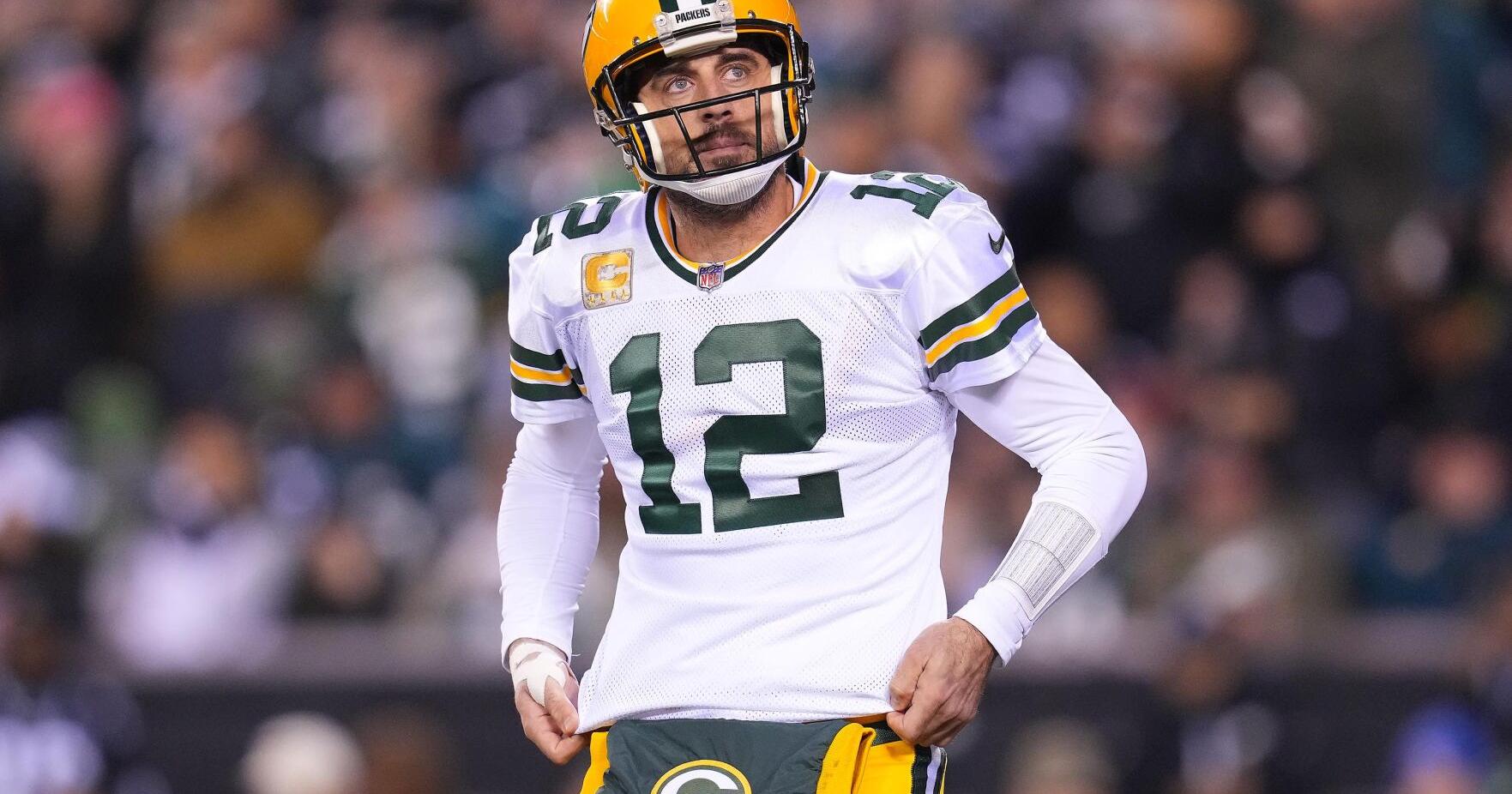 NFL quarterback Aaron Rodgers completes 'darkness retreat,' ESPN reports - Vimarsana News