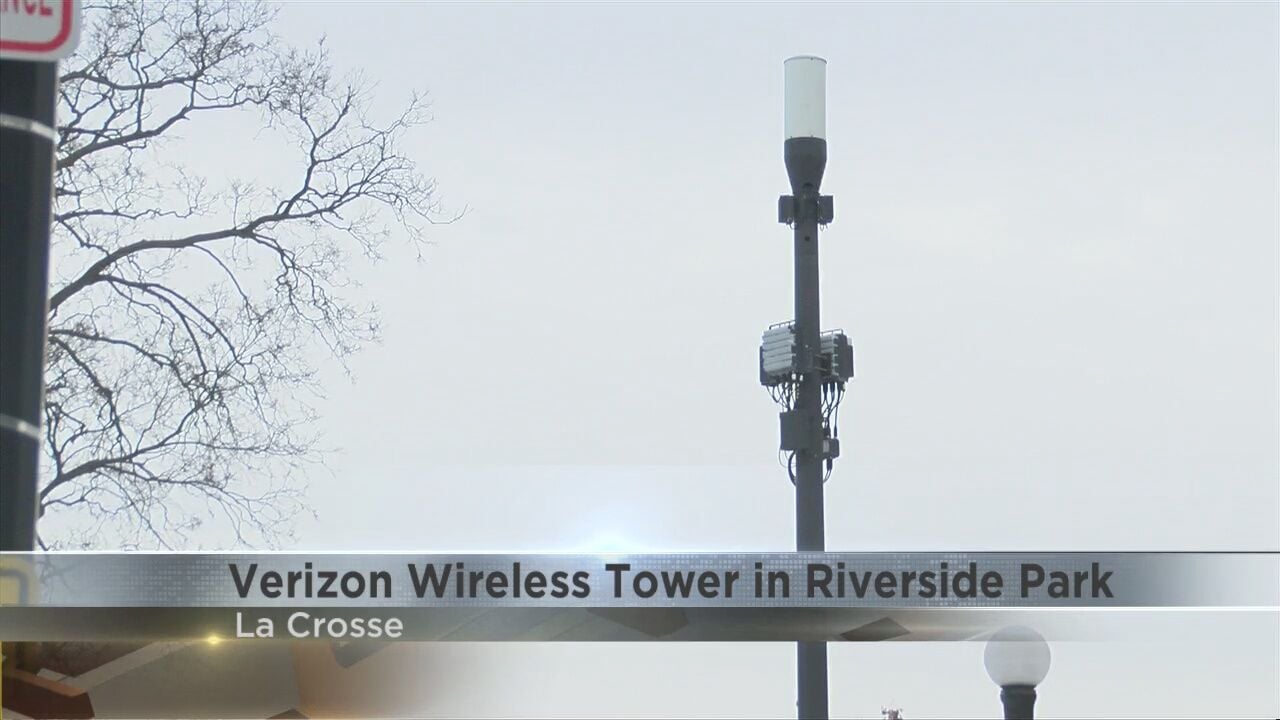 Verizon Wireless cell tower installed in Riverside Park | News | wxow.com